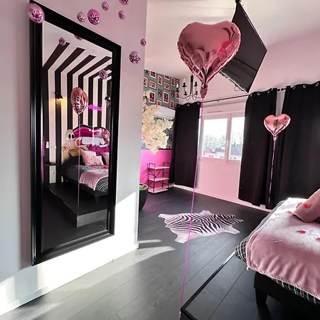 Apartment Maison 60 M2 Loveroom Romantique Avec Jacuzzi Prive A 10 Min De Nancy Et Jardin Prive *